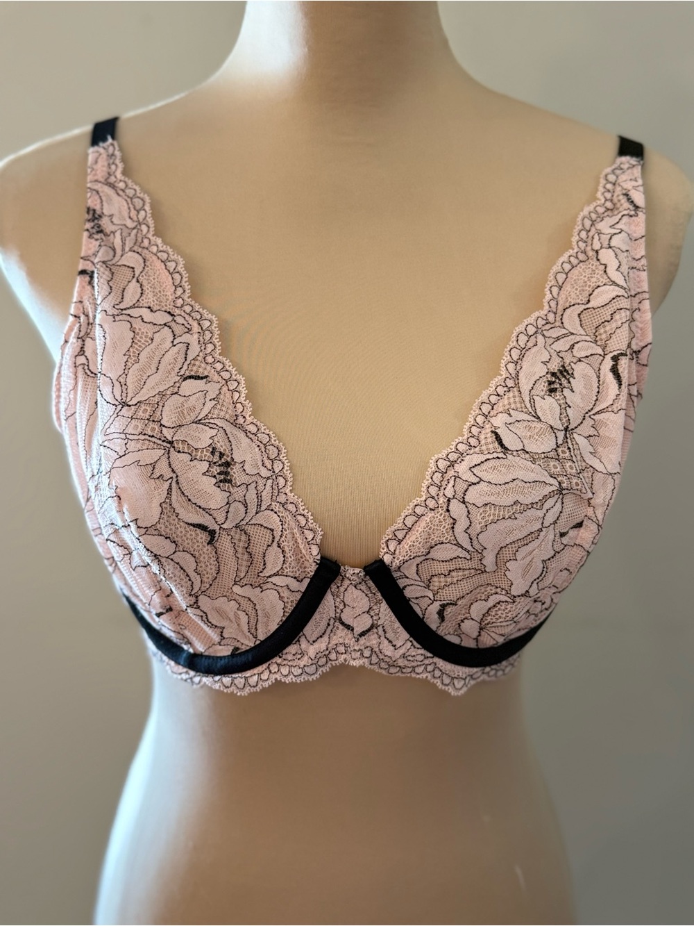 Auden Unlined Underwire Bra pink black lace back strap sexy intimate 36D
